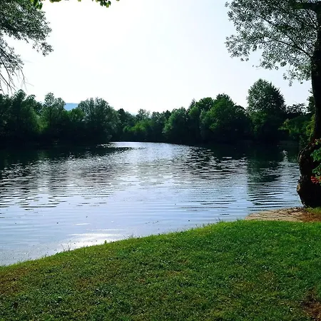 Natural 펜션 Bihać